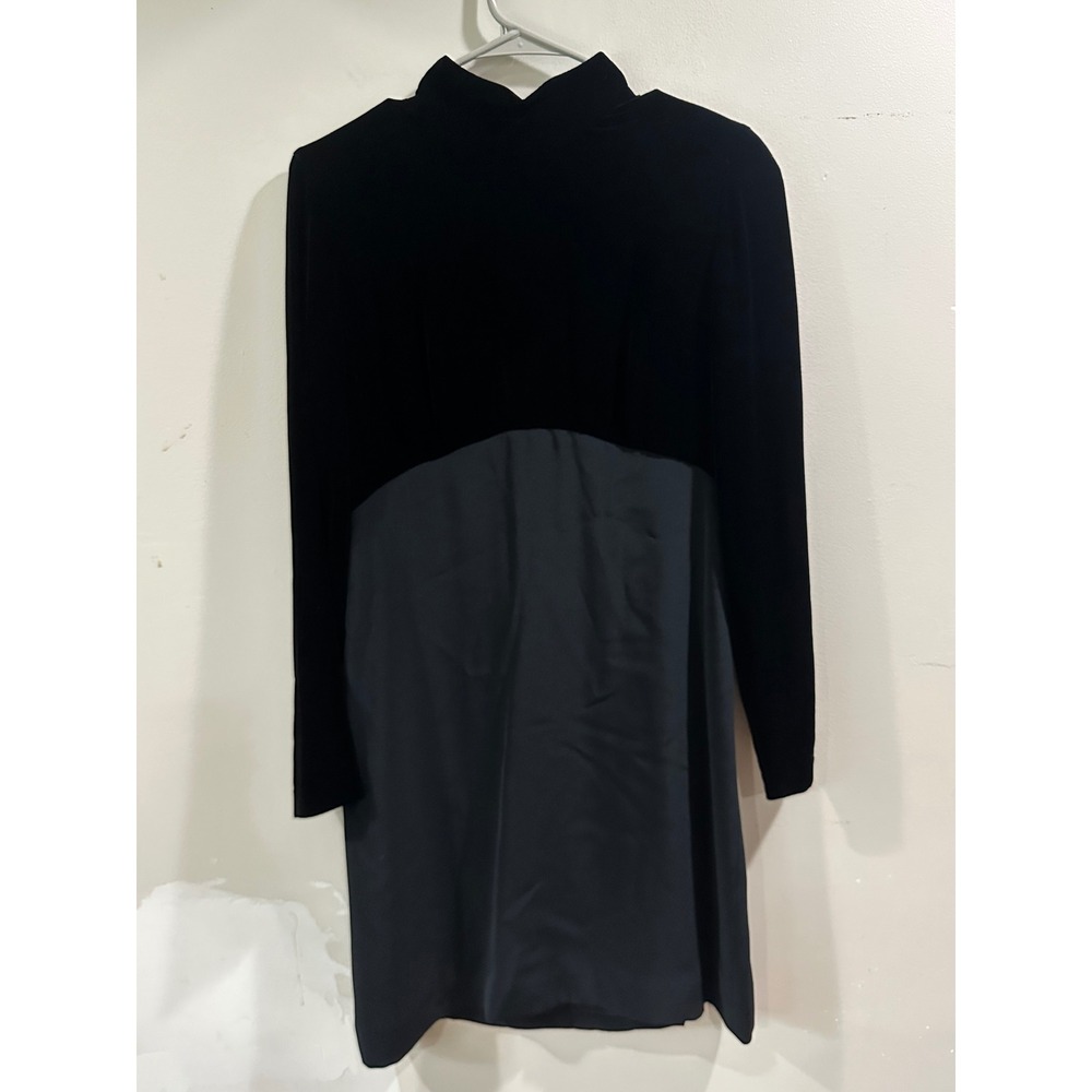 Vintage Jones New York Dress Black Velvet Silk Blend Mock Neck Bow 8 90s